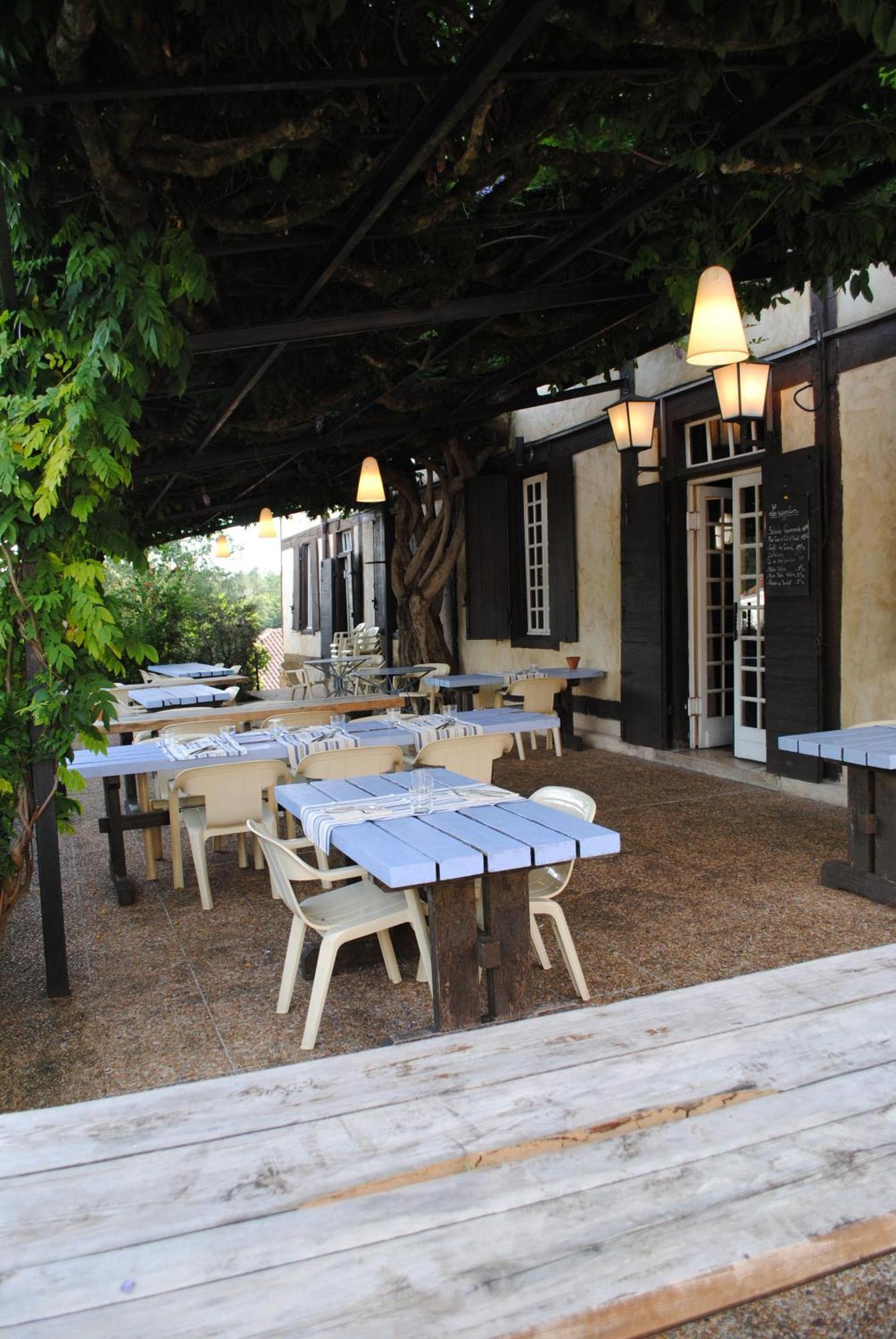 Hotel Et Restaurant Traditionnel L' Escalandes Lesperon  Exterior foto