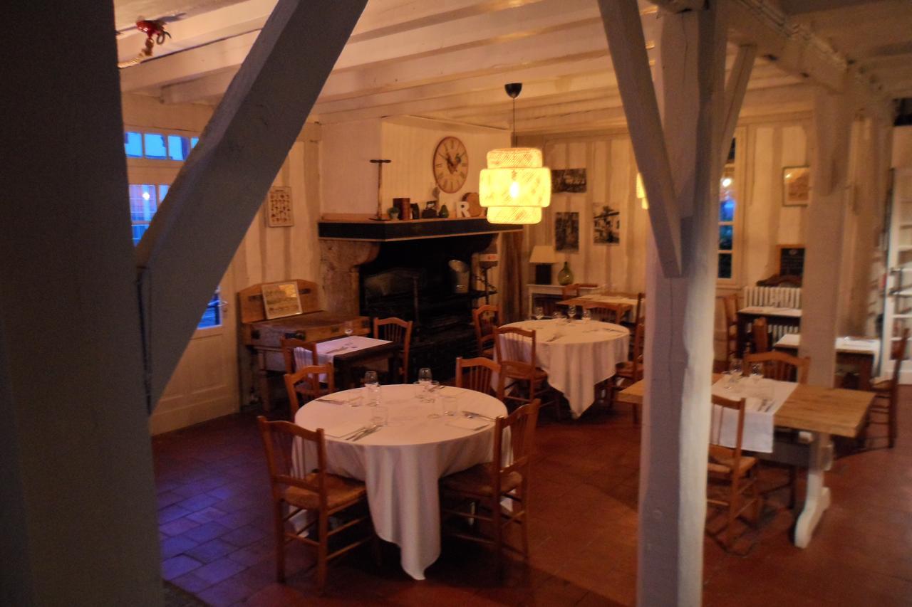 Hotel Et Restaurant Traditionnel L' Escalandes Lesperon  Exterior foto